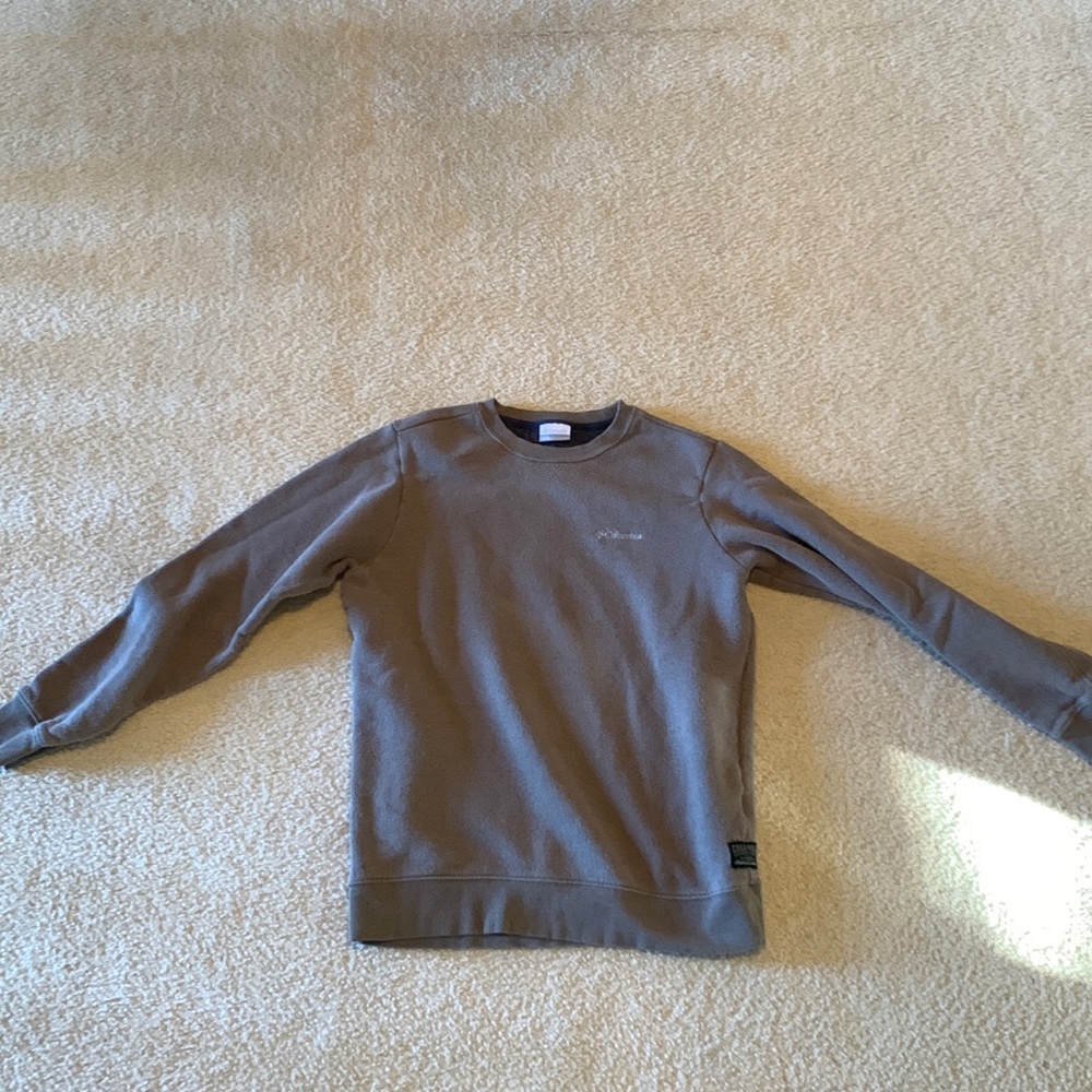 Columbia crewneck.
